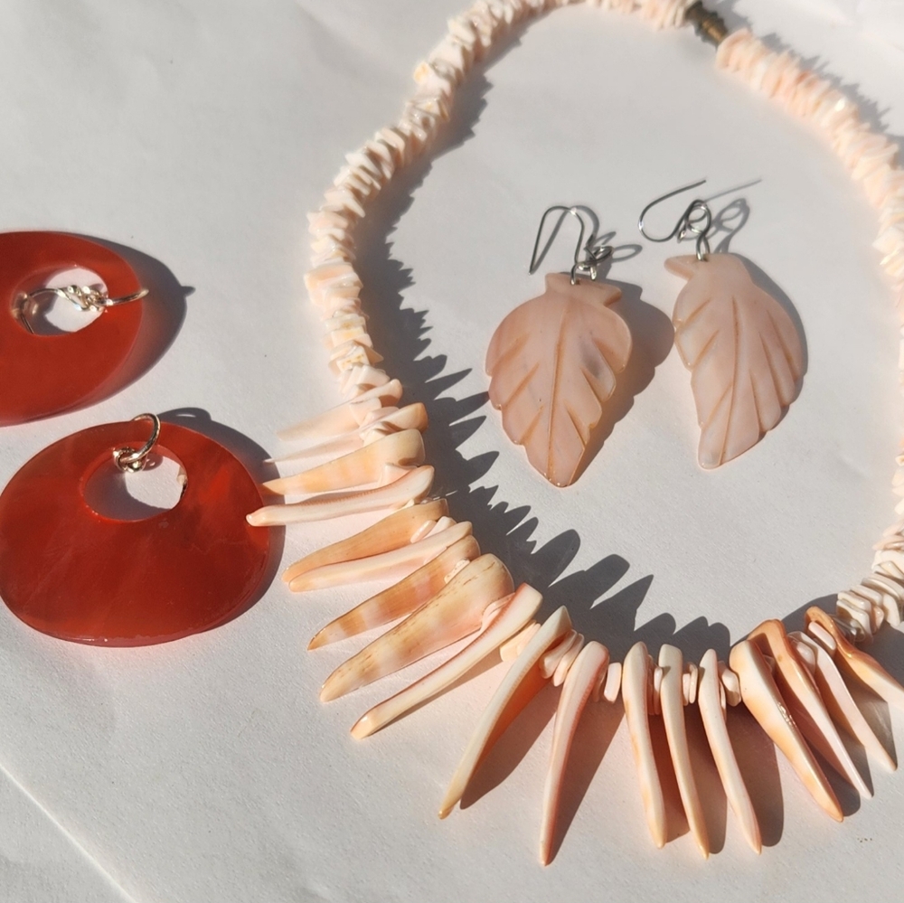 Shell Necklace with 2 pair Earrings